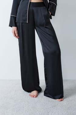 Pantalon de pyjama satin&eacute;;${refinementColor}