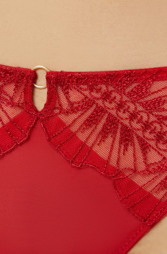 String en tulle brod&eacute;;${refinementColor}