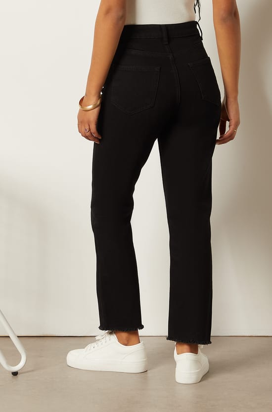 Jean droit taille haute, 100% coton;${refinementColor}