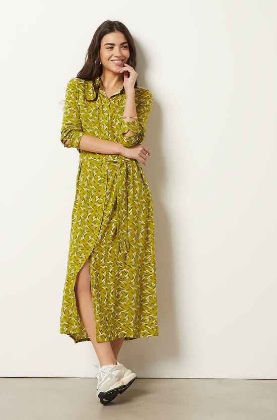 Robe longue avec ceinture &agrave; nouer;${refinementColor}