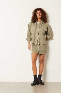 Veste en jean;${refinementColor}