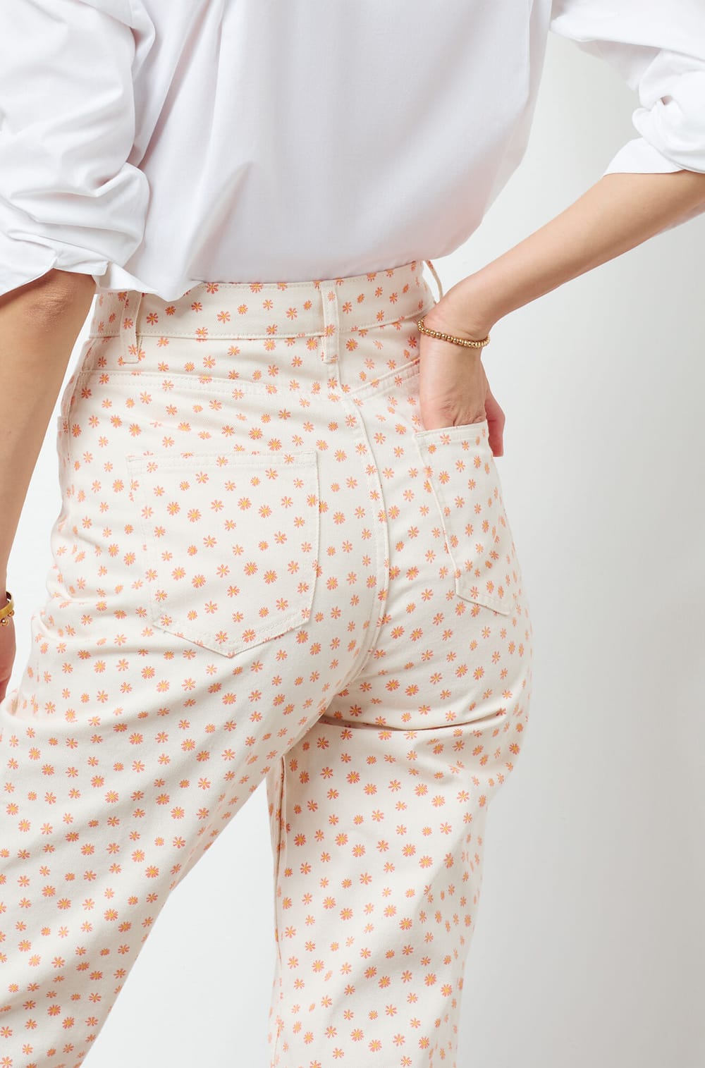 Carrot Cut Jeans With Embroidery Details CHILI GD IMP IMP FD ECRU