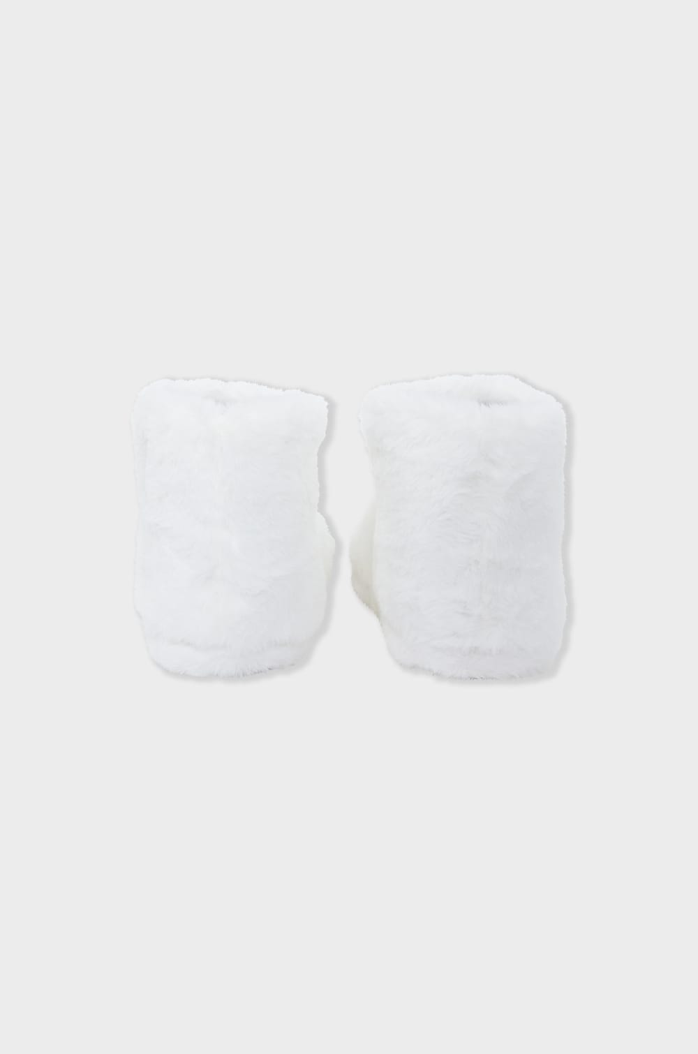 Chaussons bottines en fausse fourrure;${refinementColor}
