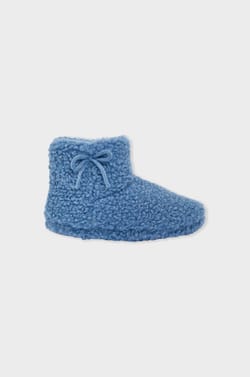 Chaussons bottines en fausse fourrure;${refinementColor}