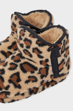 Chaussons bottines en fausse fourrure;${refinementColor}