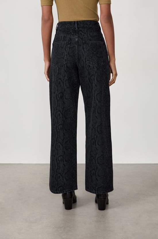 Jean large en coton;${refinementColor}