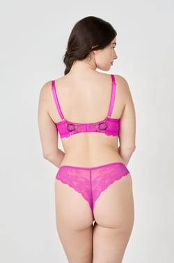Soutien-gorge classique brodé;${refinementColor}