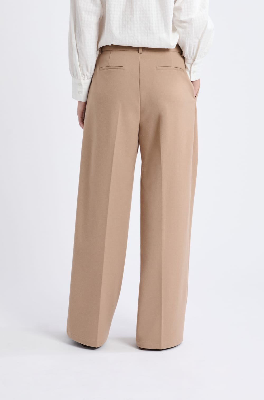 Wide Straight Trousers;${refinementColor}