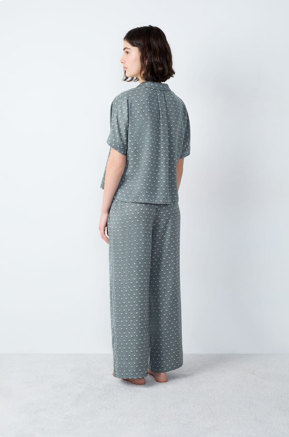 Short-Sleeved Pajama Shirt;${refinementColor}