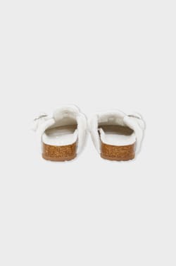 Chaussons mules fausses fourrures;${refinementColor}