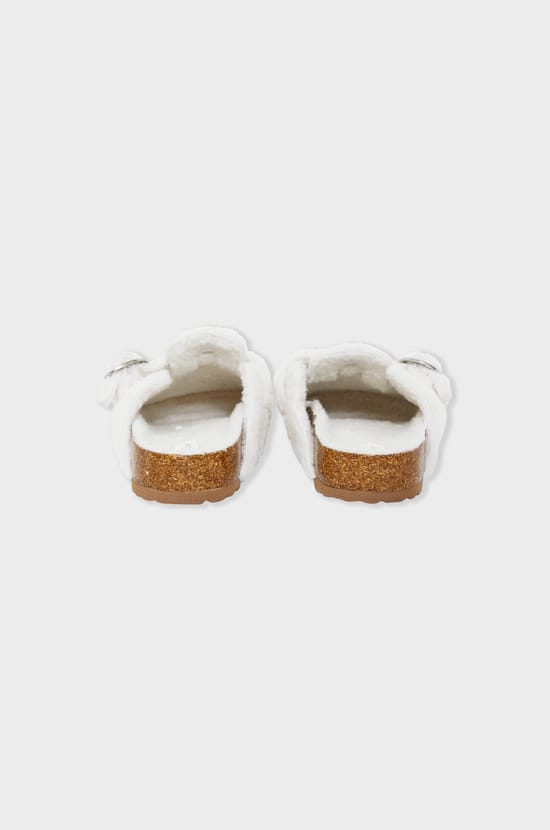 Chaussons mules fausses fourrures;${refinementColor}