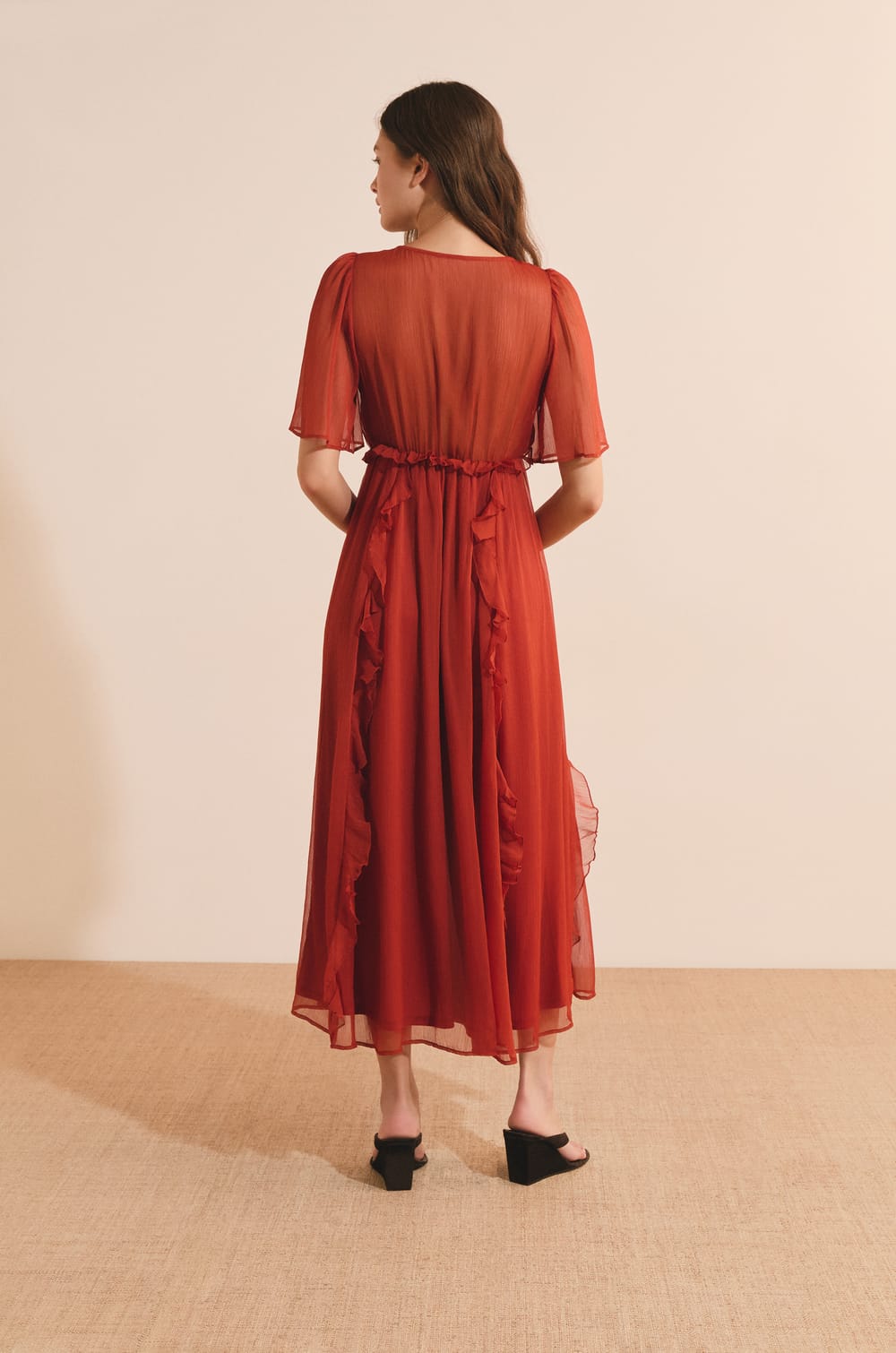 Robe midi manches courtes;${refinementColor}