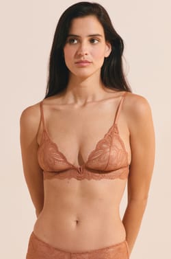 Soutien-gorge triangle en dentelle iris&eacute;e;${refinementColor}