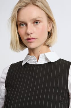 Robe courte &agrave; rayures;${refinementColor}