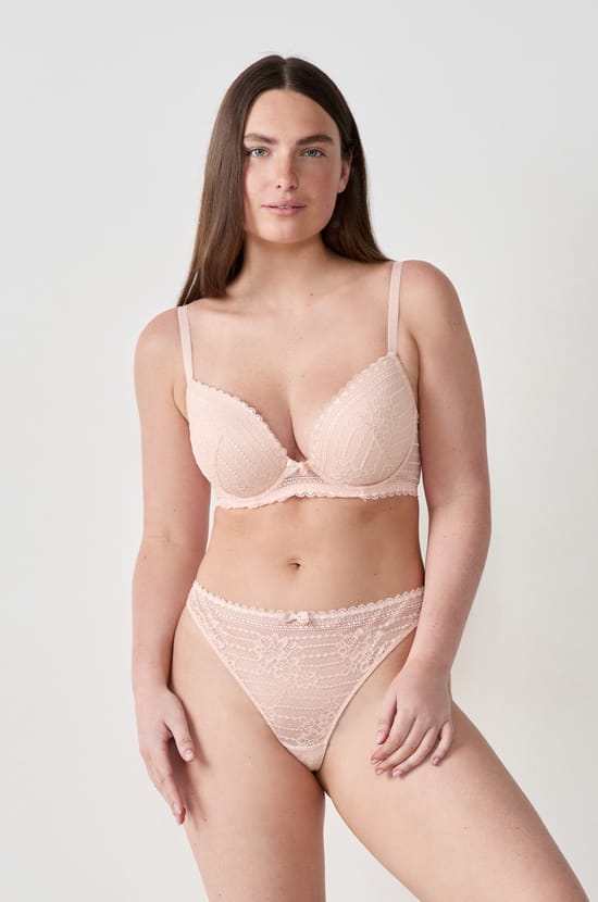 Soutien-gorge N.5 - Le coques fines plongeant sans armatures;${refinementColor}