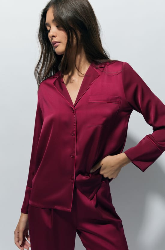 Chemise de pyjama satin&eacute;e;${refinementColor}