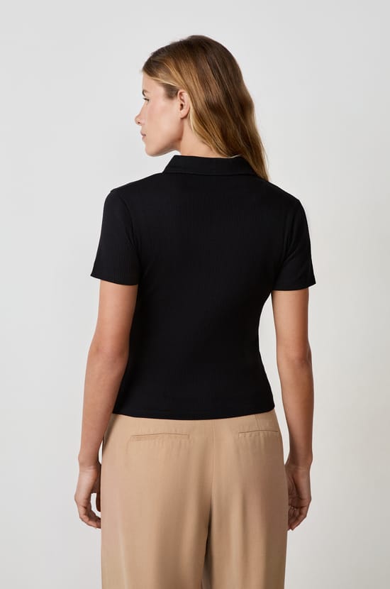 Short-sleeved polo shirt;${refinementColor}