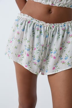 Floral print satin pyjama shorts;${refinementColor}