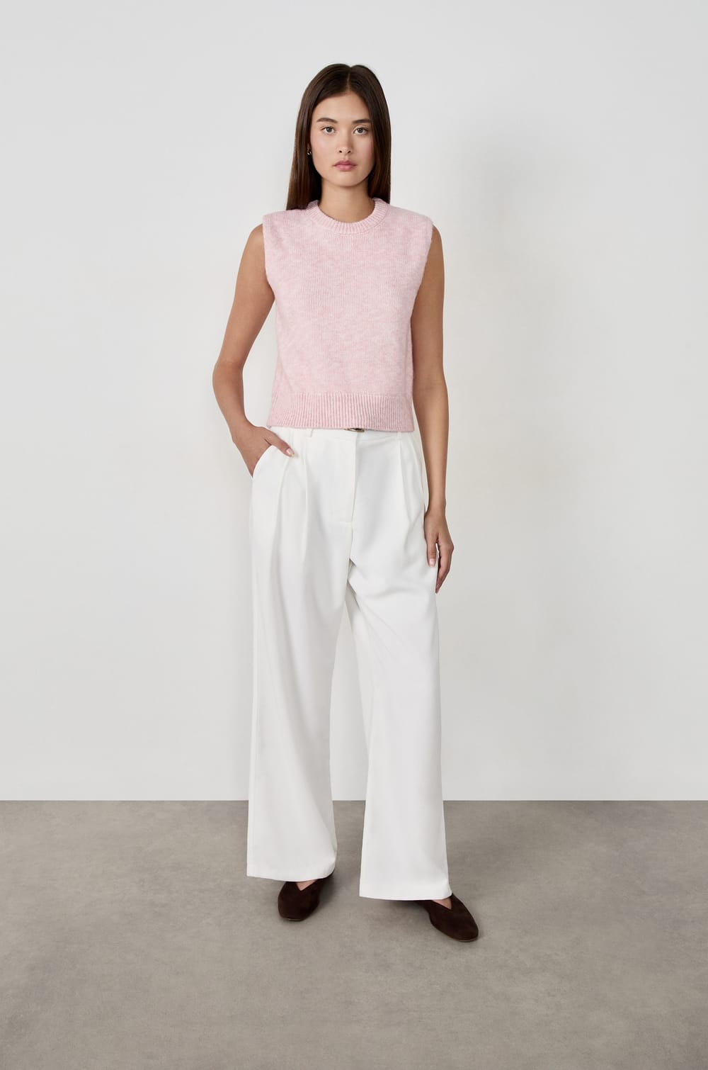 Sleeveless Sweater;${refinementColor}