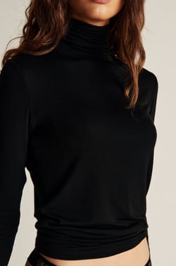 T-shirt thermique col roul&eacute; avec cachemire;${refinementColor}