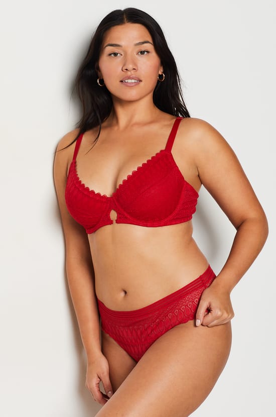 Balconette Minimizer Bra with -1 Size Effect;${refinementColor}
