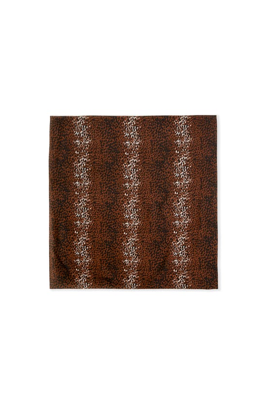 Foulard en l&eacute;opard;${refinementColor}