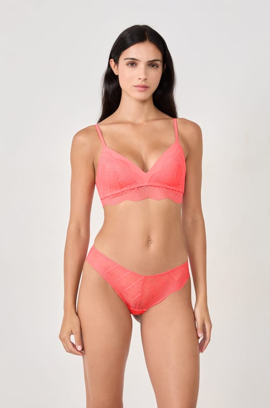 Wireless Triangle Bra;${refinementColor}