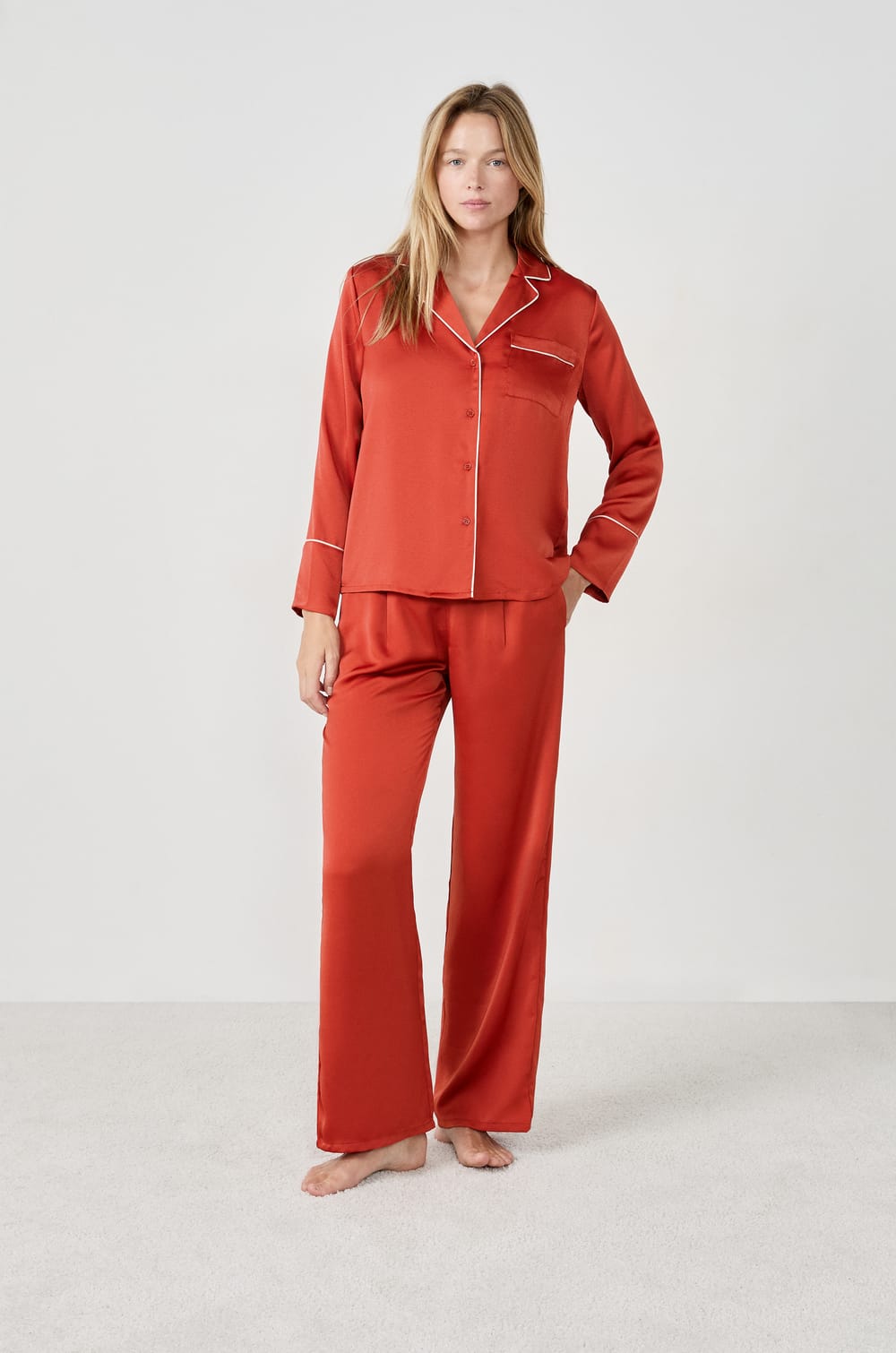 Chemise de pyjama satinée;${refinementColor}