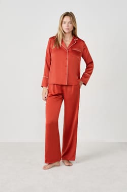 Chemise de pyjama satinée;${refinementColor}
