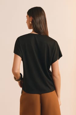 T-shirt large avec col V;${refinementColor}