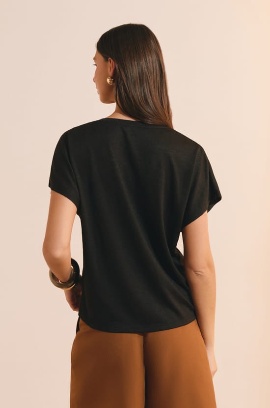 T-shirt large avec col V;${refinementColor}