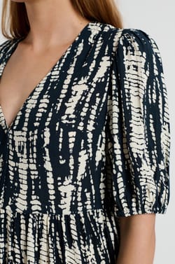 Robe longue col V imprimée;${refinementColor}