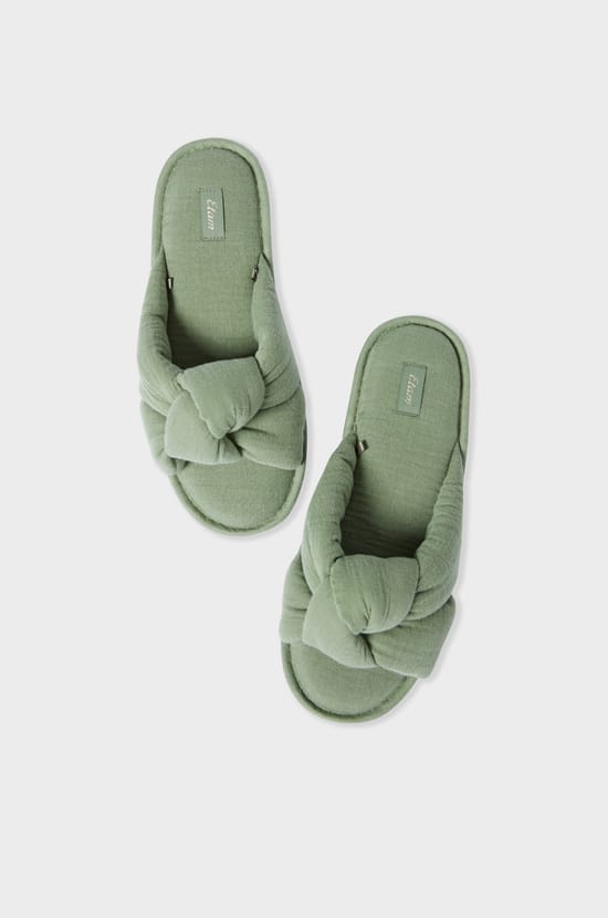 Chaussons tongs;${refinementColor}