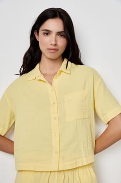 Textured short-sleeved shirt;${refinementColor}