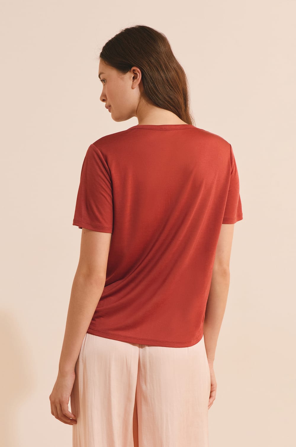 T-shirt col V manches courtes;${refinementColor}