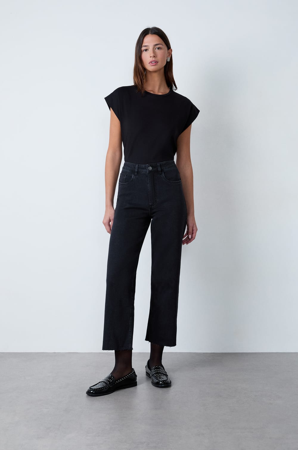 Wide-leg jeans;${refinementColor}