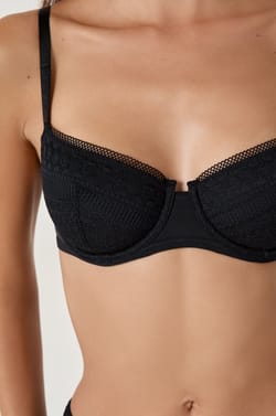 Bra con aros clásico de encaje;${refinementColor}