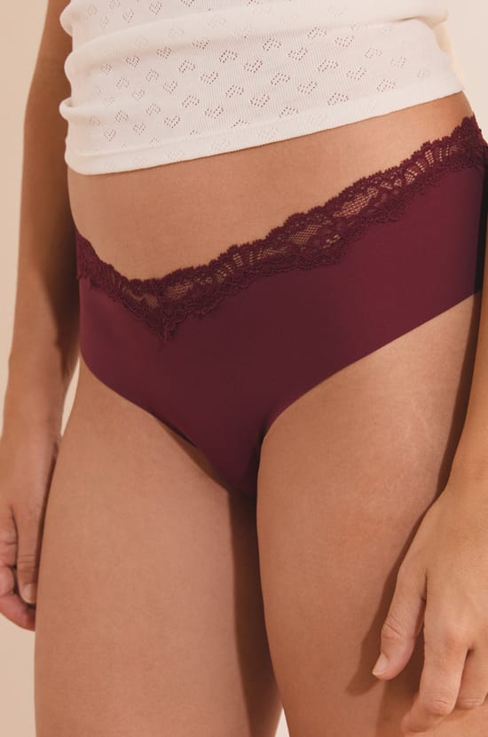 Hipster avec d&eacute;tail dentelle;${refinementColor}