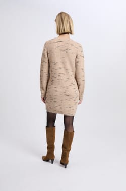 Robe pull en maille;${refinementColor}