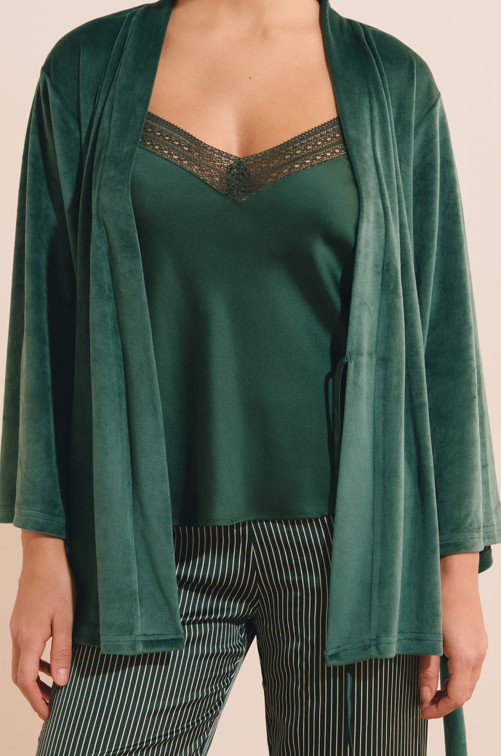 Ensemble de pyjama 3 pi&egrave;ces;${refinementColor}