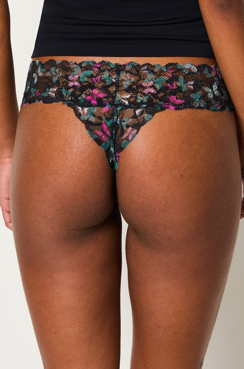 Tanga de encaje estampado;${refinementColor}