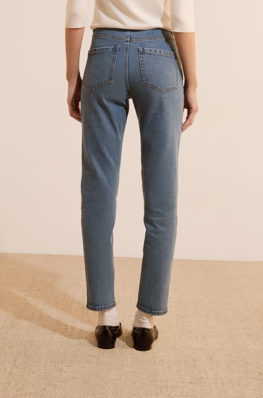 Slim Cut Jeans;${refinementColor}