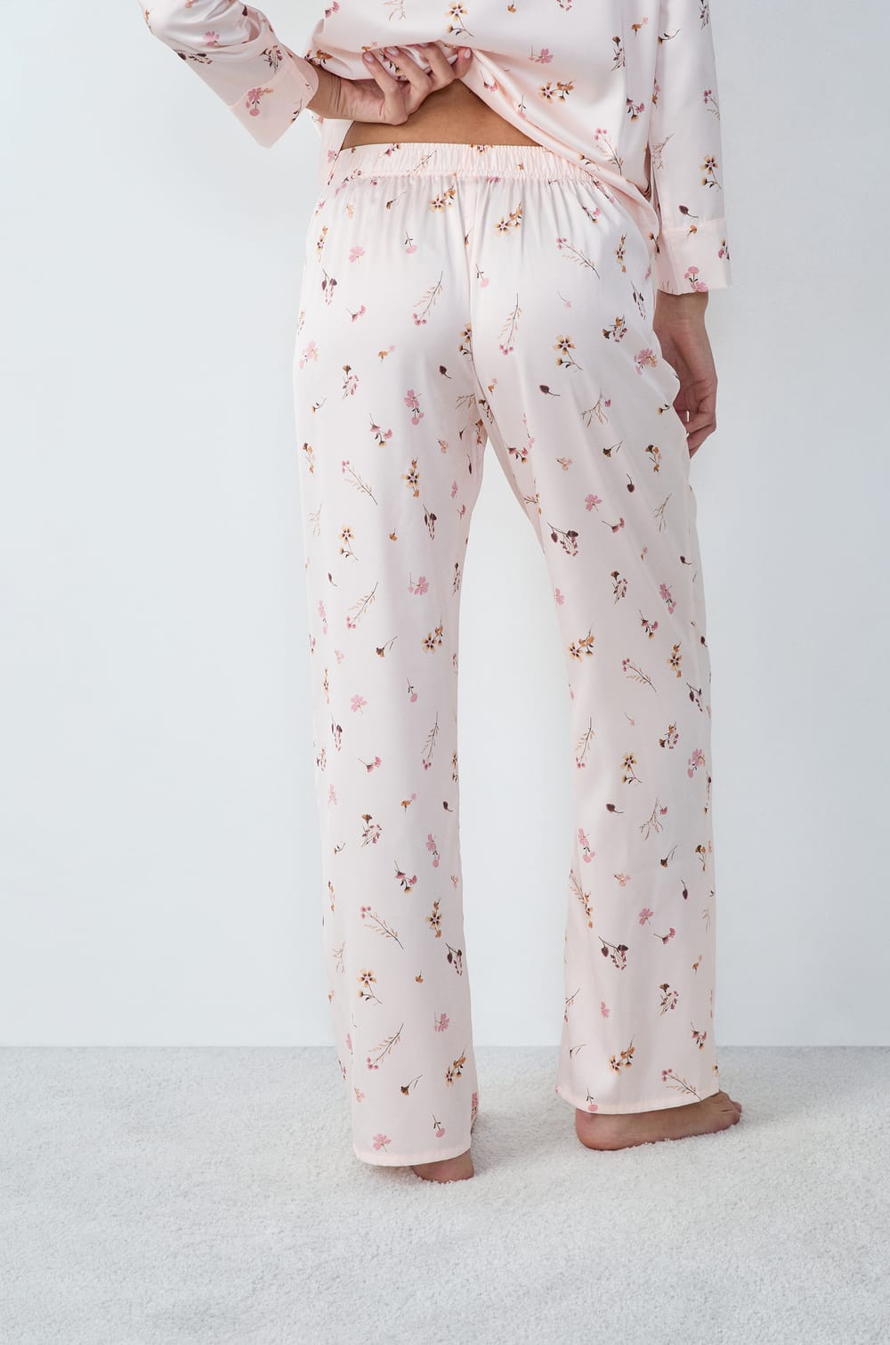 Pantalon de pyjama motifs fleurs;${refinementColor}