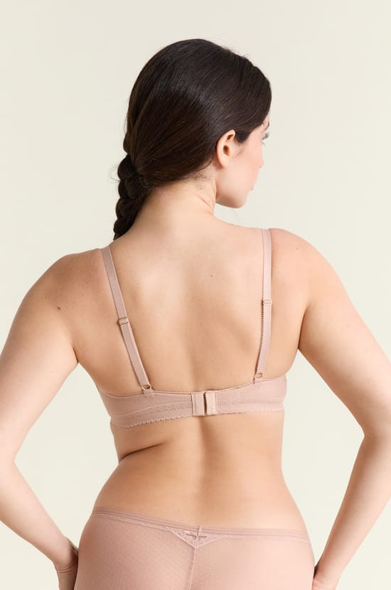 Soutien-gorge N.4 - Le coques fines en microfibre avec d&eacute;tails dentelle;${refinementColor}
