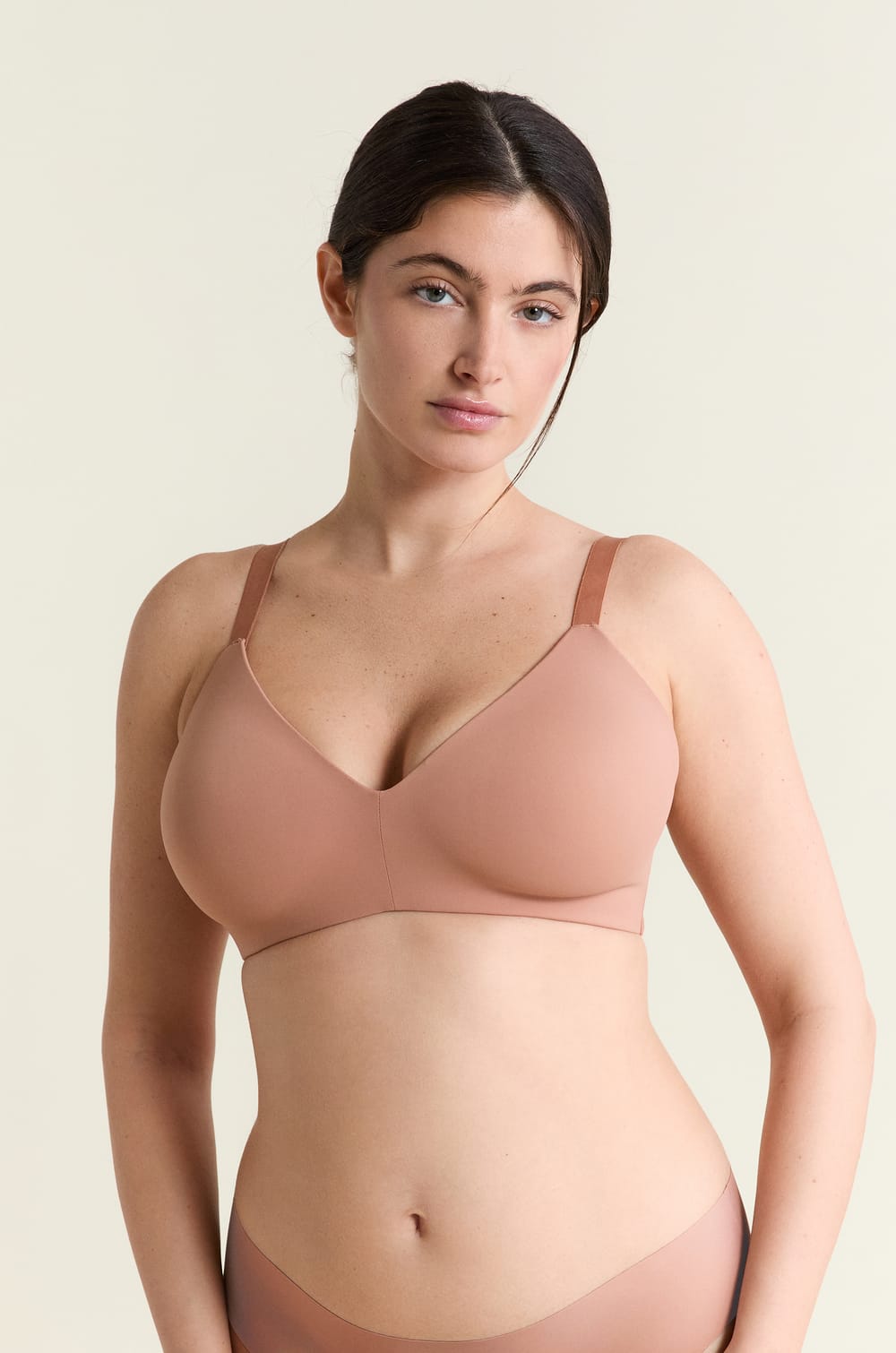 Soutien-gorge coques fines sans armatures en microfibre;${refinementColor}