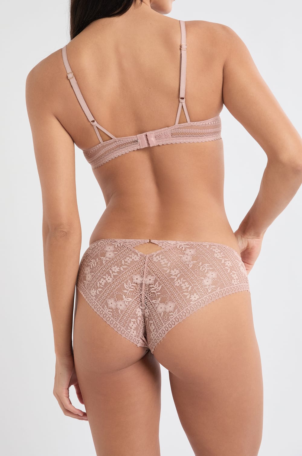 Panty tipo culotte de encaje con dise&ntilde;o floral;${refinementColor}