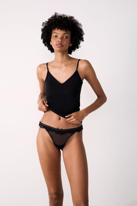 Lace G-string;${refinementColor}