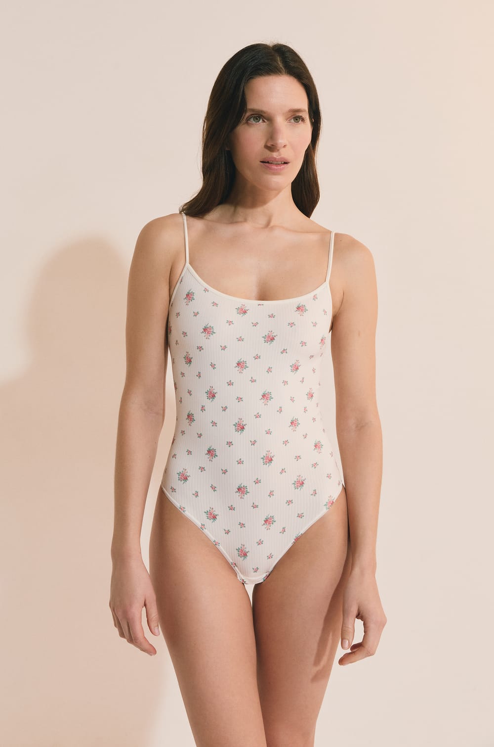 Body string &agrave; bretelles fines;${refinementColor}