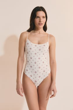 Body string &agrave; bretelles fines;${refinementColor}