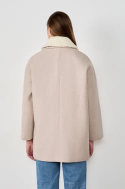 Mid-length coat with wool and faux fur collar;${refinementColor}